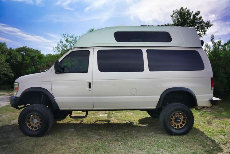 Picture 5/24 of a 2008 FORD E-350 4x4 Expedition Camper Van for sale in Tampa, Florida