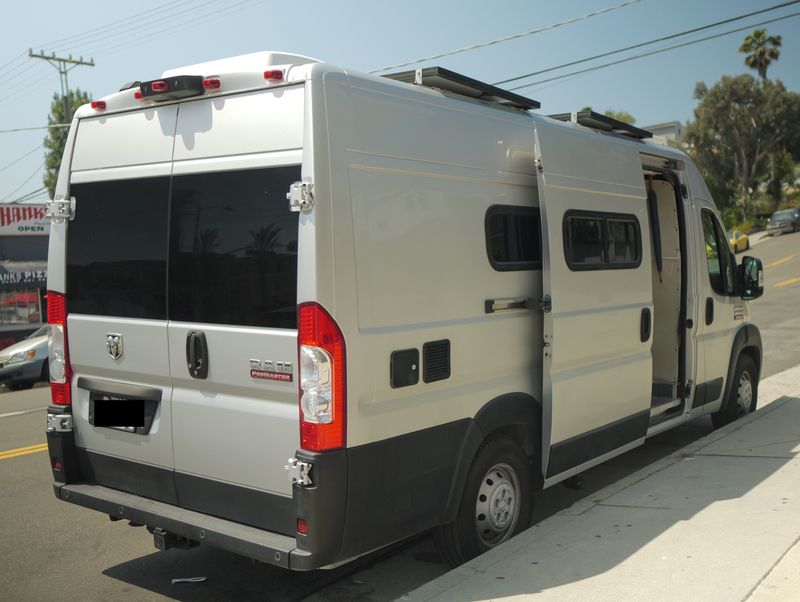 Picture 3/31 of a RAM Promaster 3500 2020 Cargo Van for sale in Playa Del Rey, California