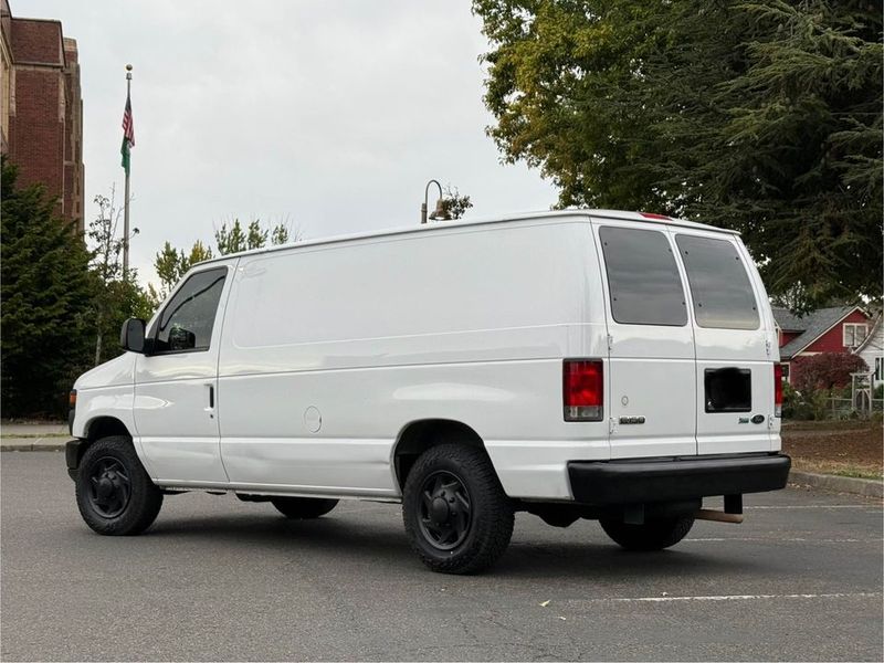 Picture 4/20 of a 2010 Ford E150 Campervan for sale in La Quinta, California