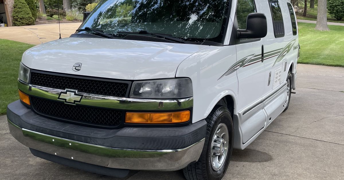 Class B RV For Sale 2009 Chevy Roadtrek 170 Popular (low miles!)