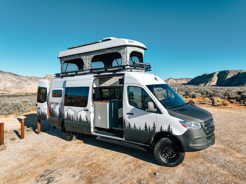 Picture 1/42 of a Brand new Sleep 6 Seat 6 AWD Camper van  for sale in Santa Clara, Utah