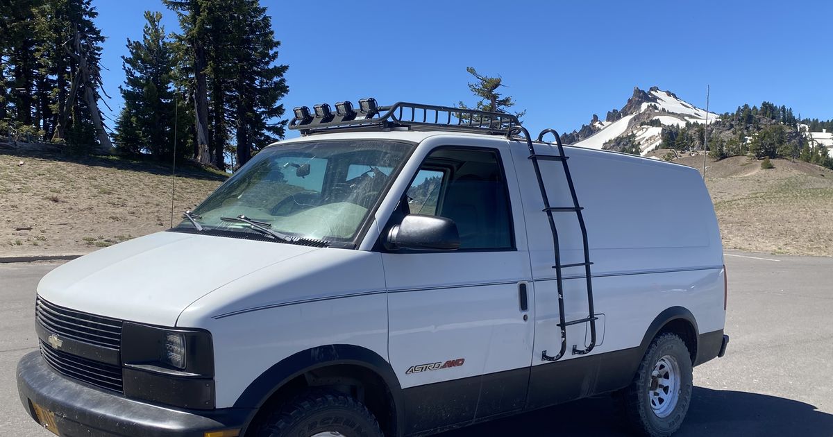Camper Van For Sale 2000 Chevy Astro Overland AWD (solar power)