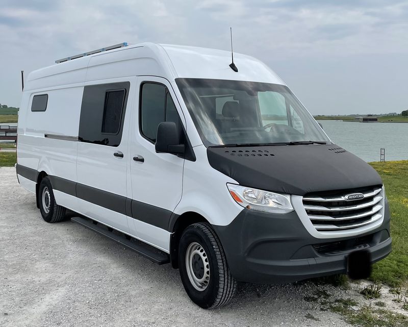 Picture 1/11 of a 2019 Freightliner Sprinter 2500 170 ext for sale in Omaha, Nebraska