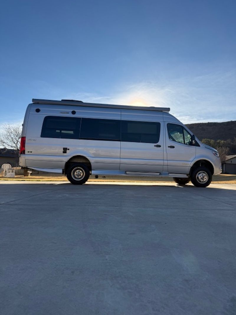 Picture 1/25 of a 4WD Winnebago Era 170A for sale in Ransom Canyon, Texas