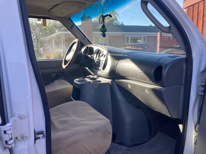 Picture 2/9 of a 2004 E350 Van for sale in Salt Lake City, Utah