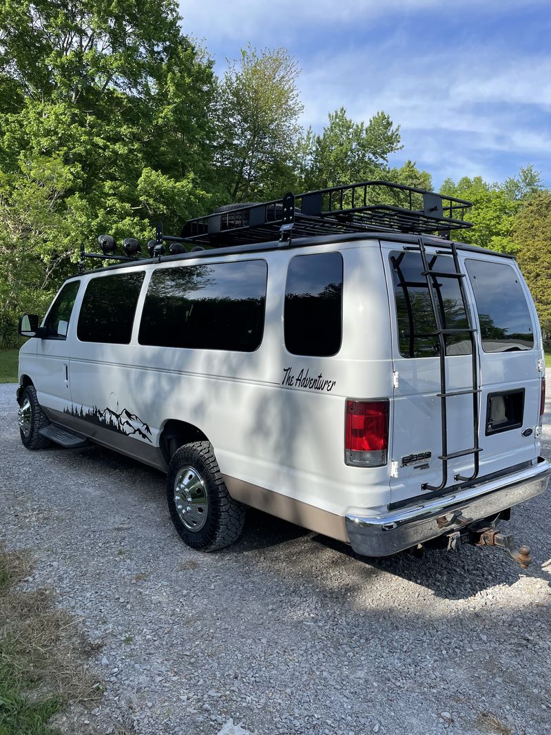 Picture 3/8 of a 2006 Ford E350 for sale in Cincinnati, Ohio