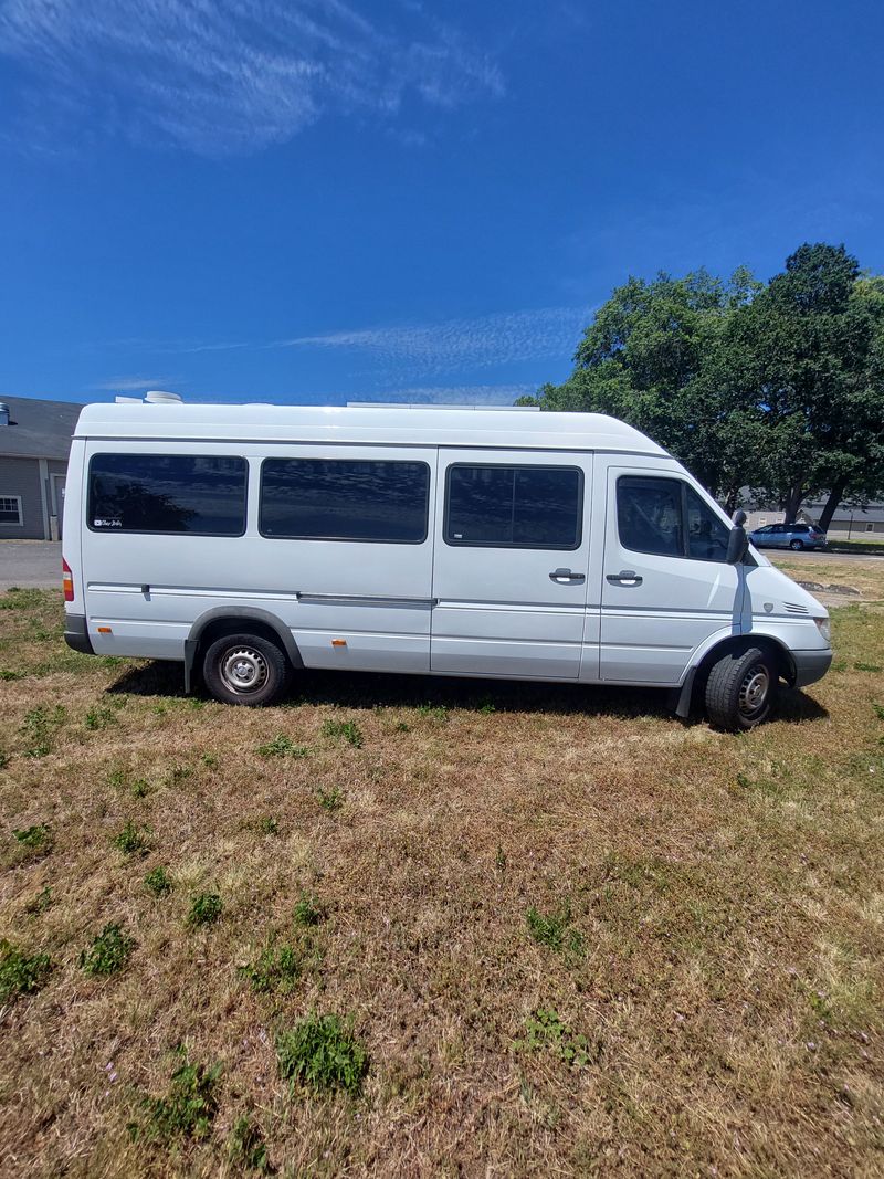 Picture 3/45 of a 2005 Freightliner Sprinter (with internet) for sale in Vancouver, Washington