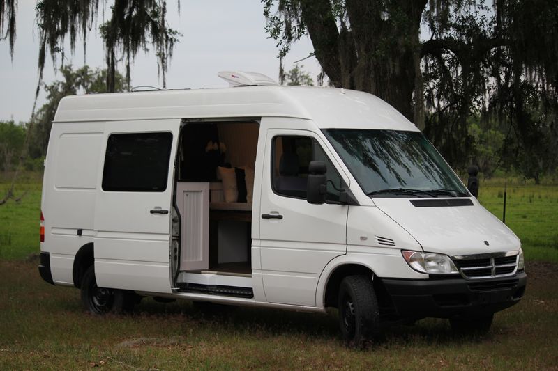 Picture 1/10 of a 2006 T1N Sprinter 148"ext for sale in Lake Butler, Florida