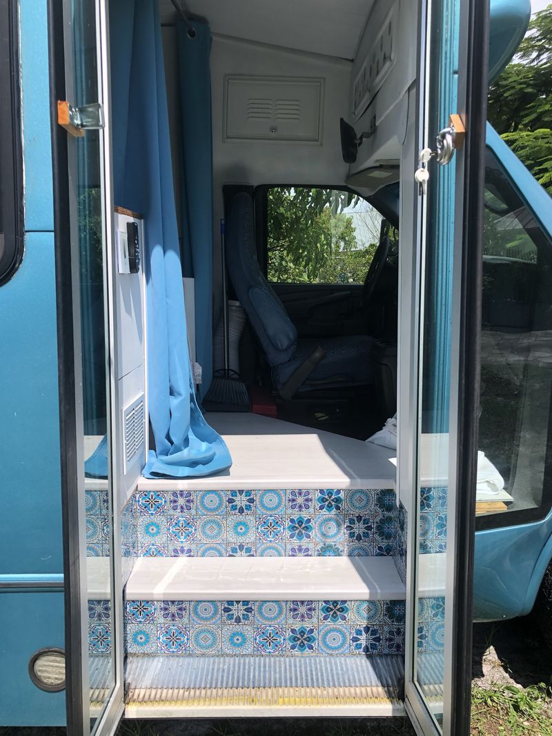 Picture 5/31 of a Beachy Shuttle Bus Conversion for sale in Hobe Sound, Florida