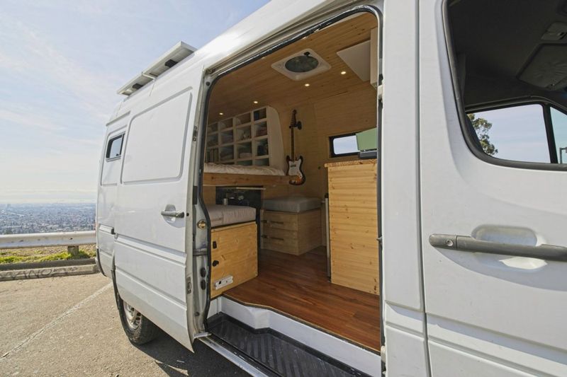 Picture 2/7 of a 2006 Mercedes/Dodge Sprinter for sale in Frederick, Maryland