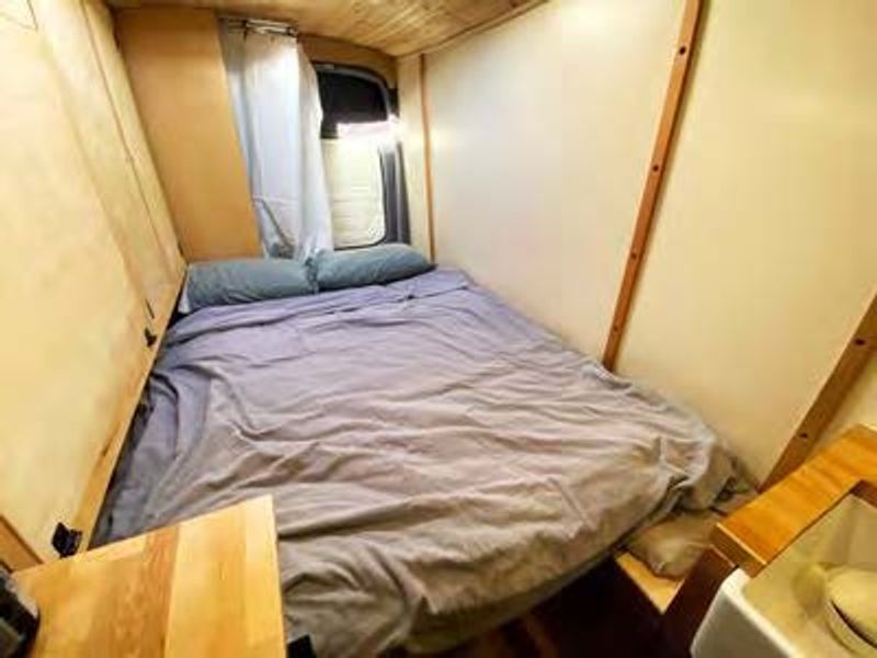 Picture 5/17 of a Self-contained solar 2019 Ford Transit high roof for sale in Medford, Oregon