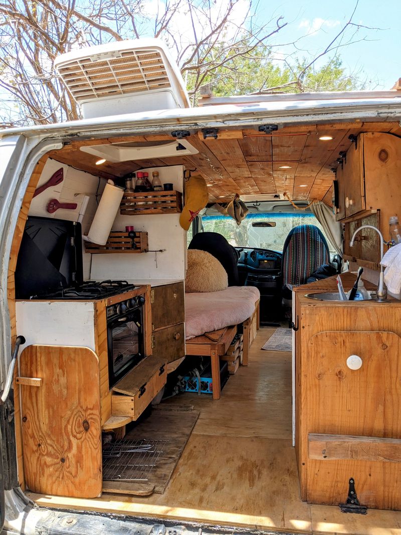 Picture 5/12 of a 2006 Ford E250 off-grid campervan for sale in Los Angeles, California