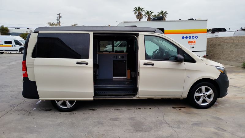 Picture 4/15 of a Metris - Driverge Metris Campervan for sale in Los Angeles, California