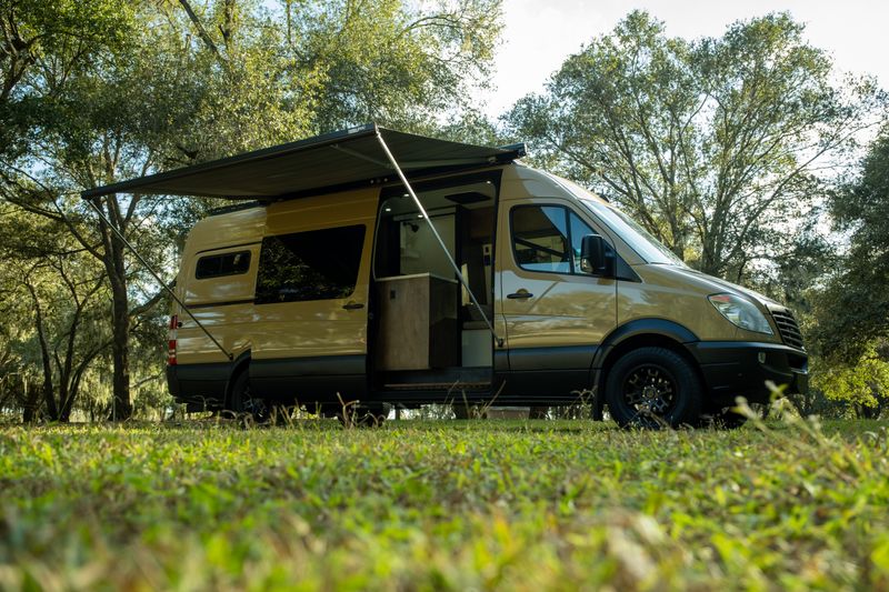 Picture 4/20 of a 2011 Sprinter 2500 170 for sale in Clermont, Florida