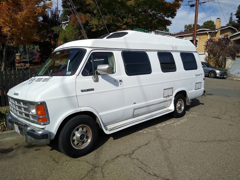 Picture 1/18 of a 1992 Dodge Roadtrek Independent 190 for sale in Oakland, California