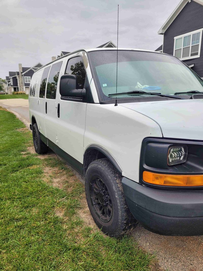 Picture 4/13 of a 2009 GMC Savana 2500 6.0l camper van for sale in Grand Rapids, Michigan