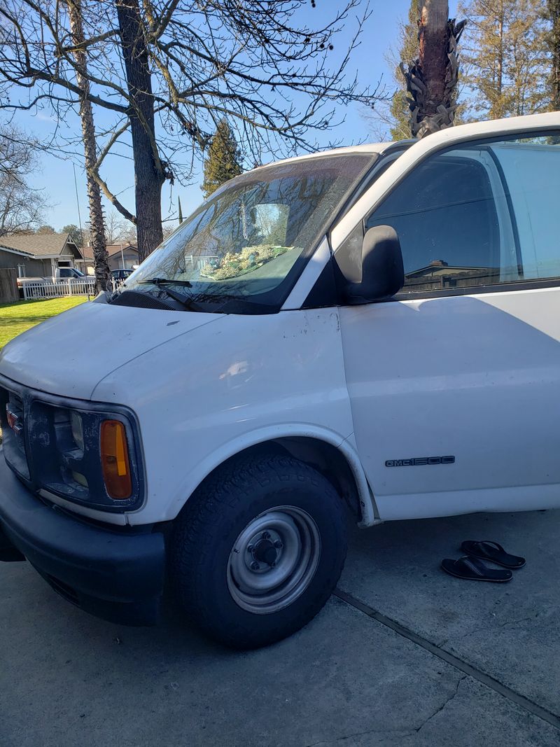 Picture 1/11 of a 02 GMC Savana  for sale in Sacramento, California