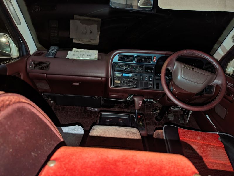 Picture 2/6 of a 1990 Toyota Hiace Wagon super ultra limited  for sale in Springfield, Tennessee