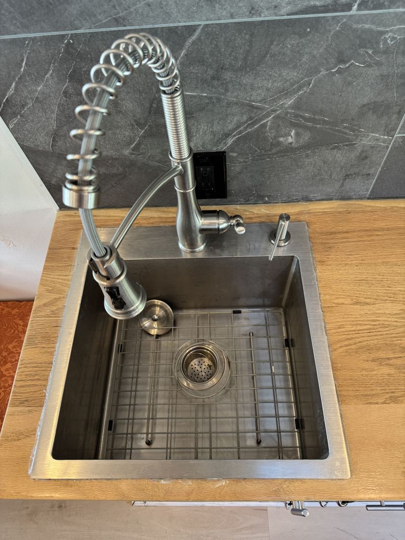 Picture 5/19 of a Campervan Adventure Ready! Ford Transit 250 2017 for sale in Logan, Utah