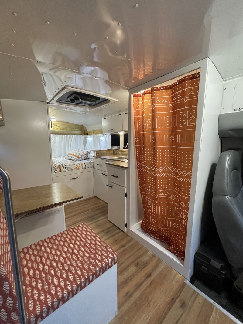 Picture 4/18 of a 2006 Chevy express  Campervan for sale in Orlando, Florida