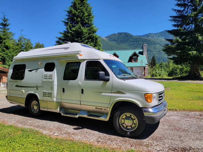 Picture 1/17 of a 2007 Ford Pleasure Way van for sale in Glendale, Arizona