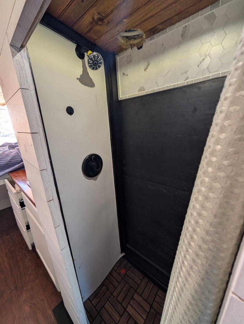 Picture 5/24 of a Fully Off-Grid 2017 Transit Camper for sale in Denver, Colorado