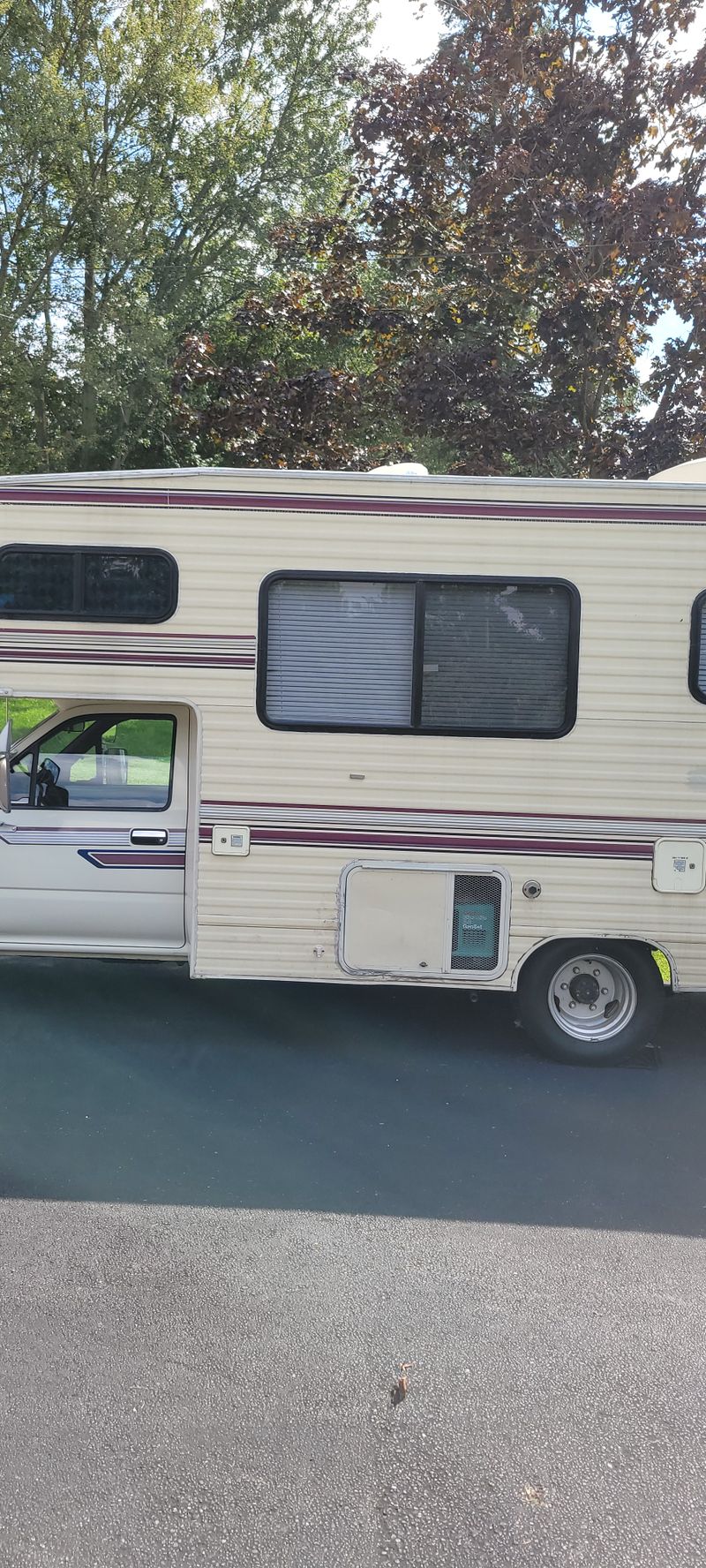 Picture 5/19 of a 1990 Toyota Dolphin for sale in Clinton, Ohio