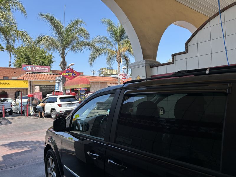Picture 4/22 of a Dodge Grand Caravan for sale in Los Angeles, California