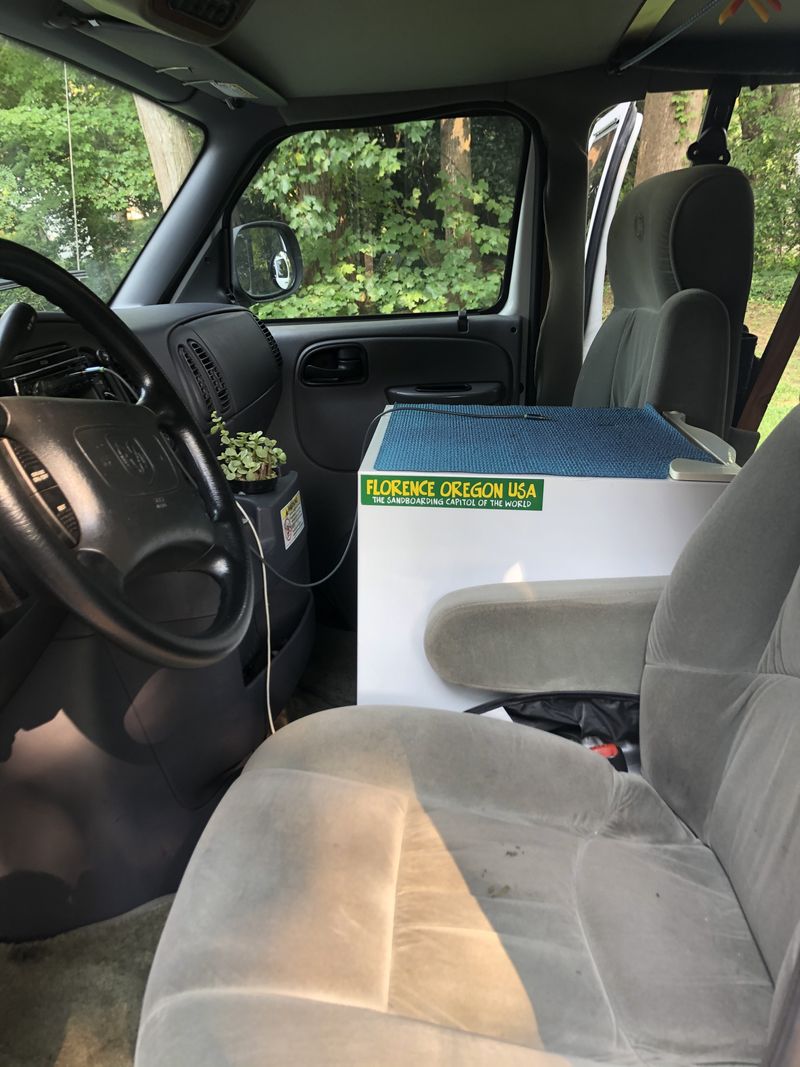 Picture 5/10 of a 1999 Dodge Ram B1500 Campervan for sale in Mc Lean, Virginia