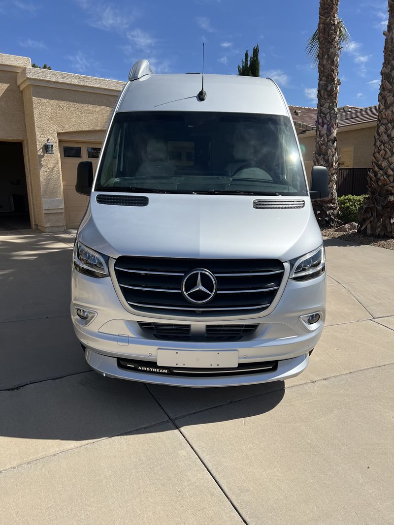 Picture 2/21 of a 2021 Airstream Interstate 19 for sale in Mesa, Arizona