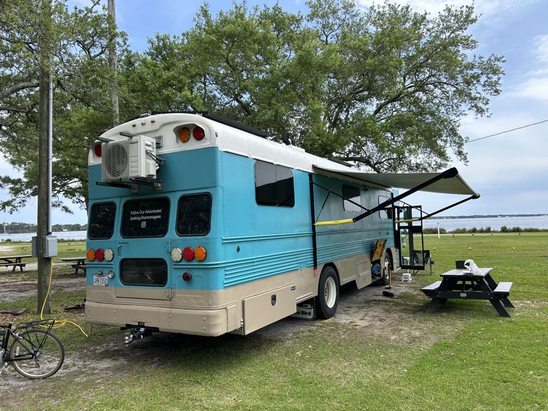 Picture 4/33 of a 2005 all American bluebird Skoolie with 20 inch roof raise for sale in Hendersonville, North Carolina