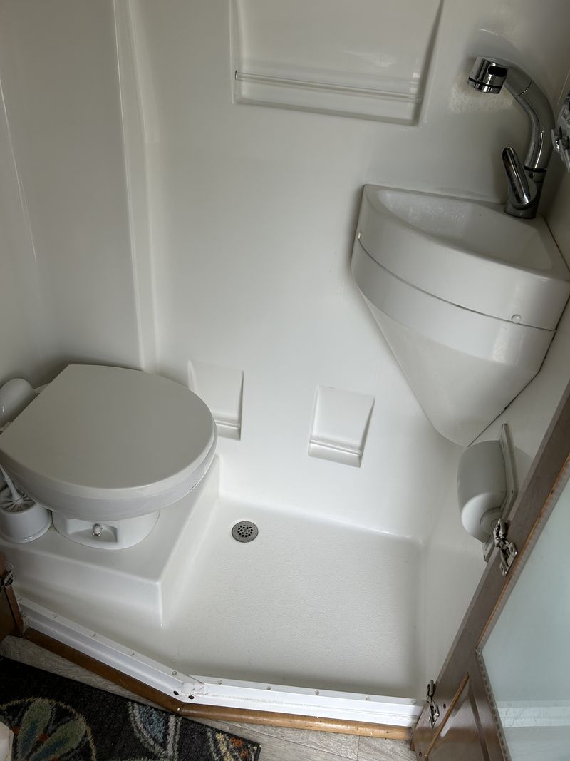 Picture 5/10 of a 2018 Coachman Crossfit 22C for sale in Naples, Florida