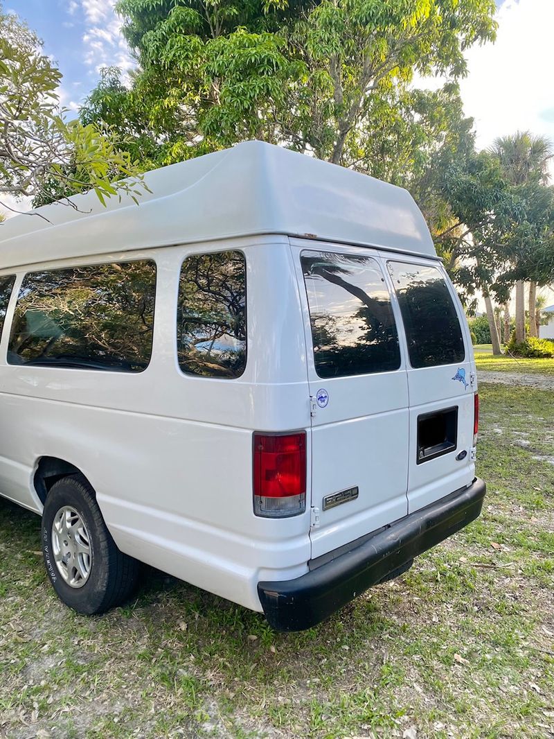 Picture 4/17 of a 2008 Ford E-250 Econoline Camper Van  for sale in Stuart, Florida