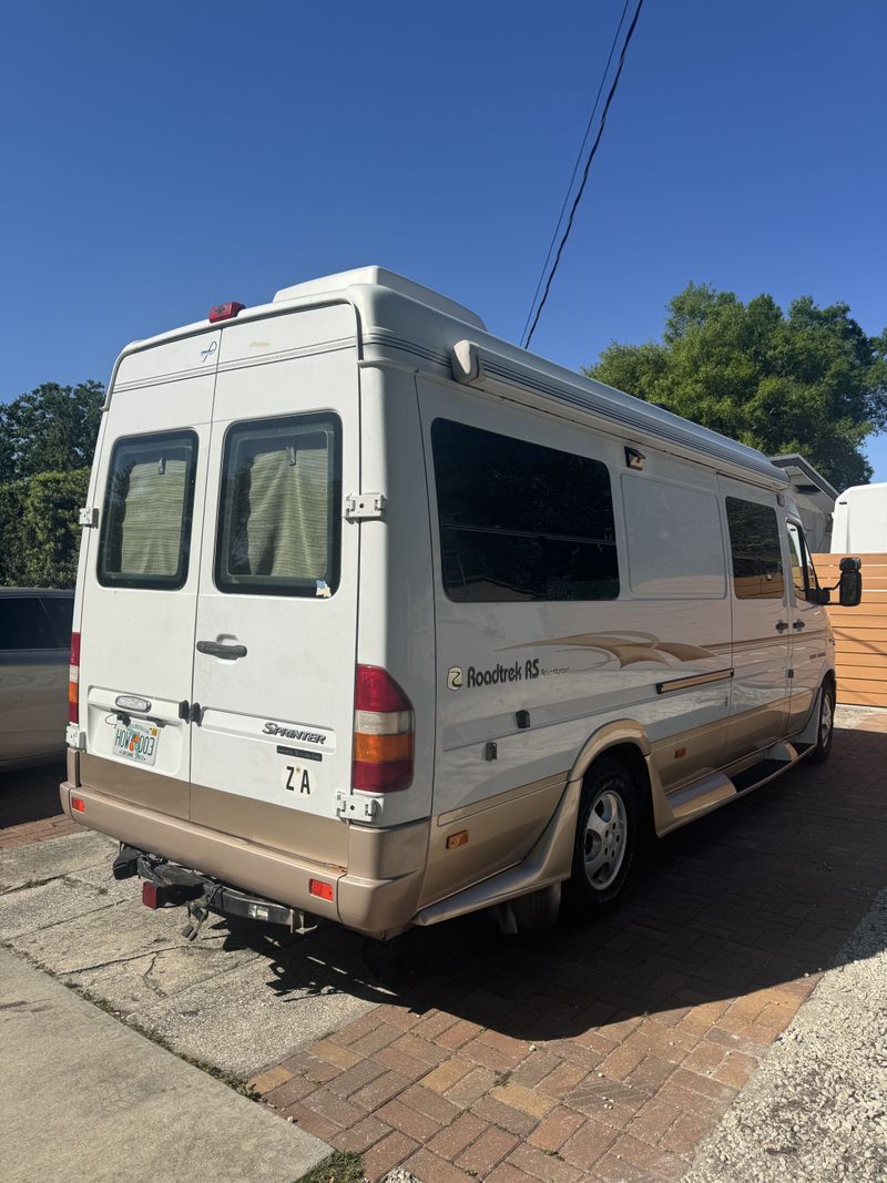 Picture 4/10 of a 2007 Mercedes Sprinter Roadtreak class B for sale in Orlando, Florida