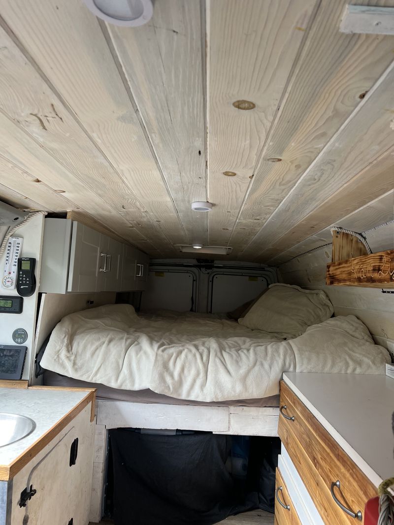 Picture 3/8 of a Ford Econoline E-250 ext 2006 for sale in Bellevue, Washington