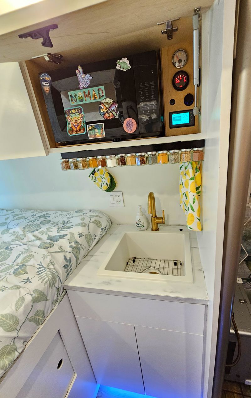 Picture 2/29 of a 2021 Ram Promaster 136 WB Off the grid for sale in Orlando, Florida