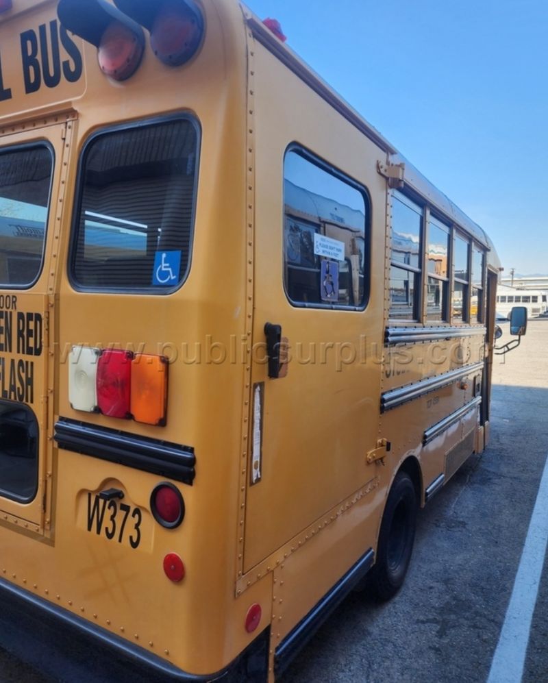 Picture 2/9 of a 2011 Chevrolet Thomas 3500 for sale in Marina Del Rey, California