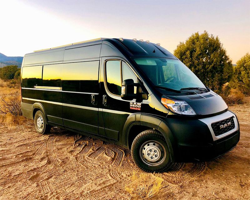 Picture 2/18 of a Charming Luxury Professional Build, 4-Season Adventuremobile for sale in Portland, Oregon