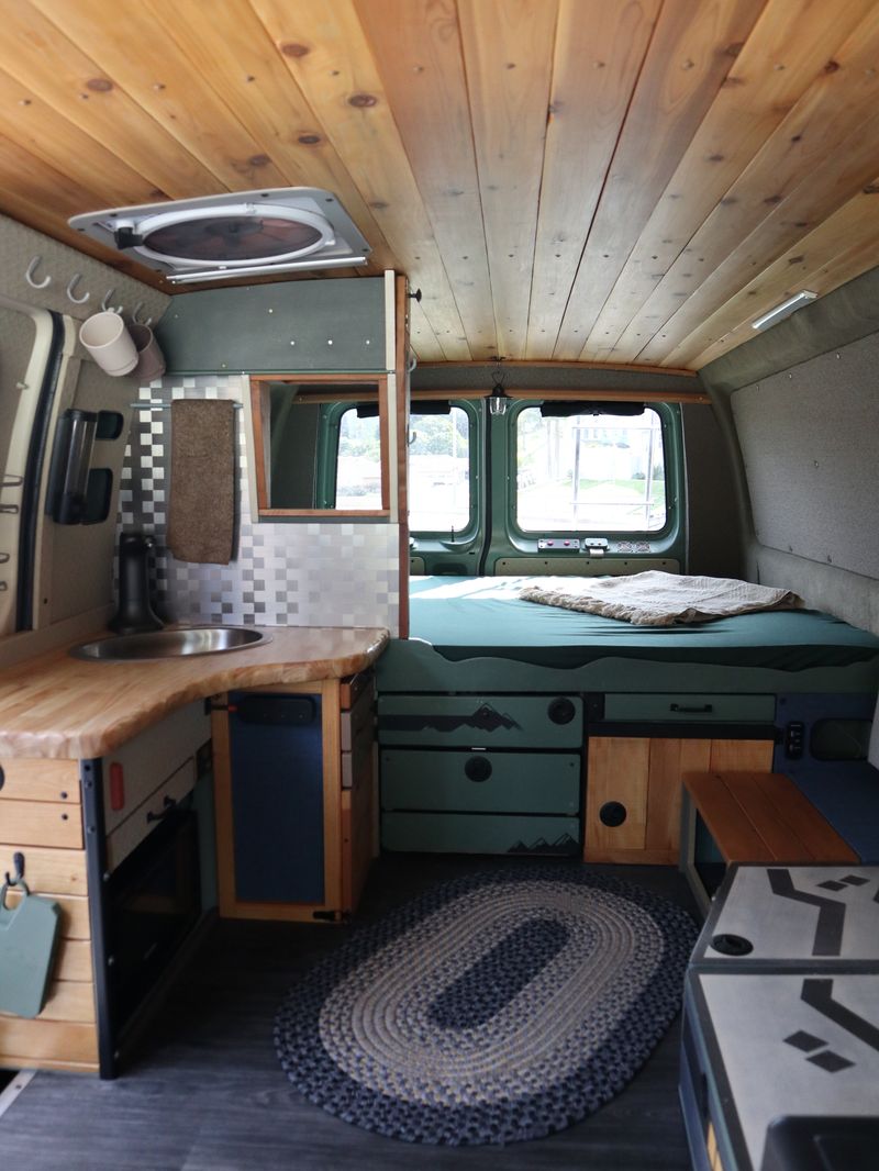 Picture 5/18 of a E350 SUPERCOZY (2001 Ford E350) for sale in Torrance, California