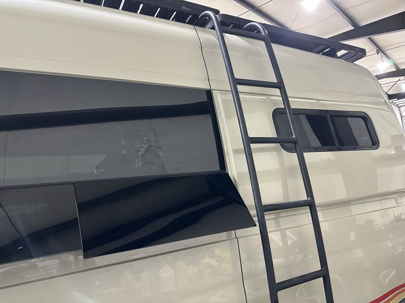 Picture 3/16 of a 2021 Mercedes Benz Storyteller Overland classic mode 4x4 for sale in Seattle, Washington