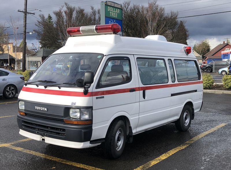 Picture 1/23 of a 1992 Toyota Hiace Commuter Ambulance for sale in Portland, Oregon