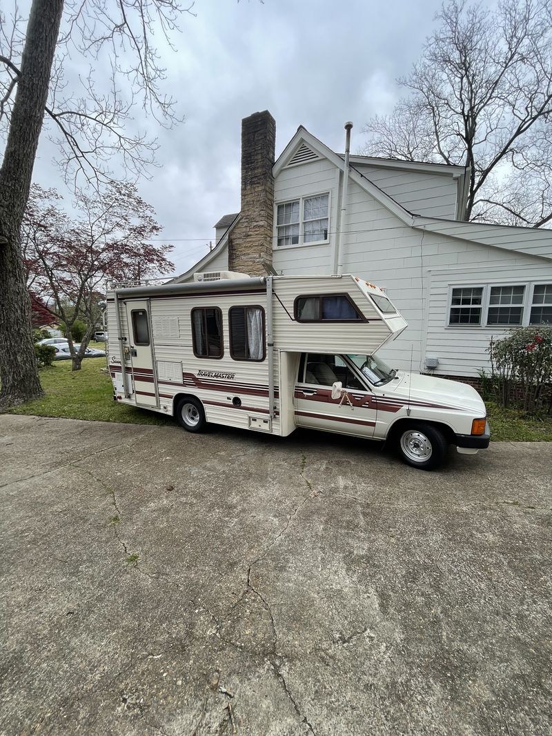 Picture 2/5 of a 1986 Toyota Travelmaster for sale in Gadsden, Alabama