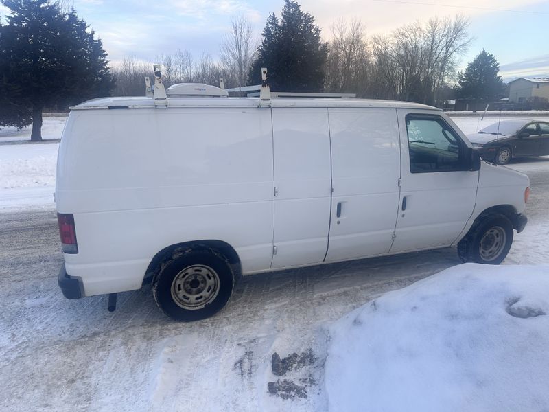 Picture 5/12 of a 2006 Ford E150 for sale in Duluth, Minnesota