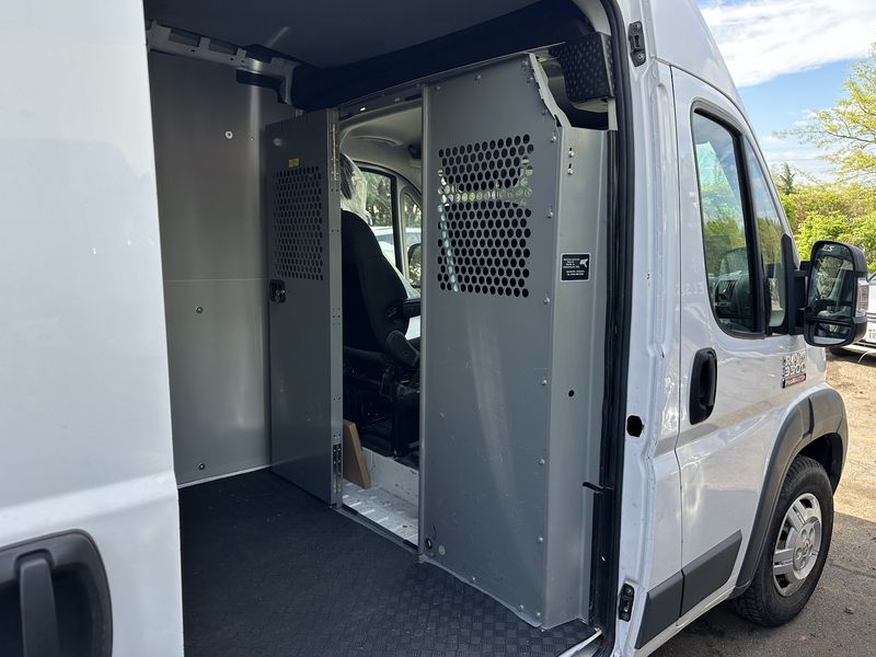 Picture 3/7 of a A Good Starting Point! for sale in Chantilly, Virginia