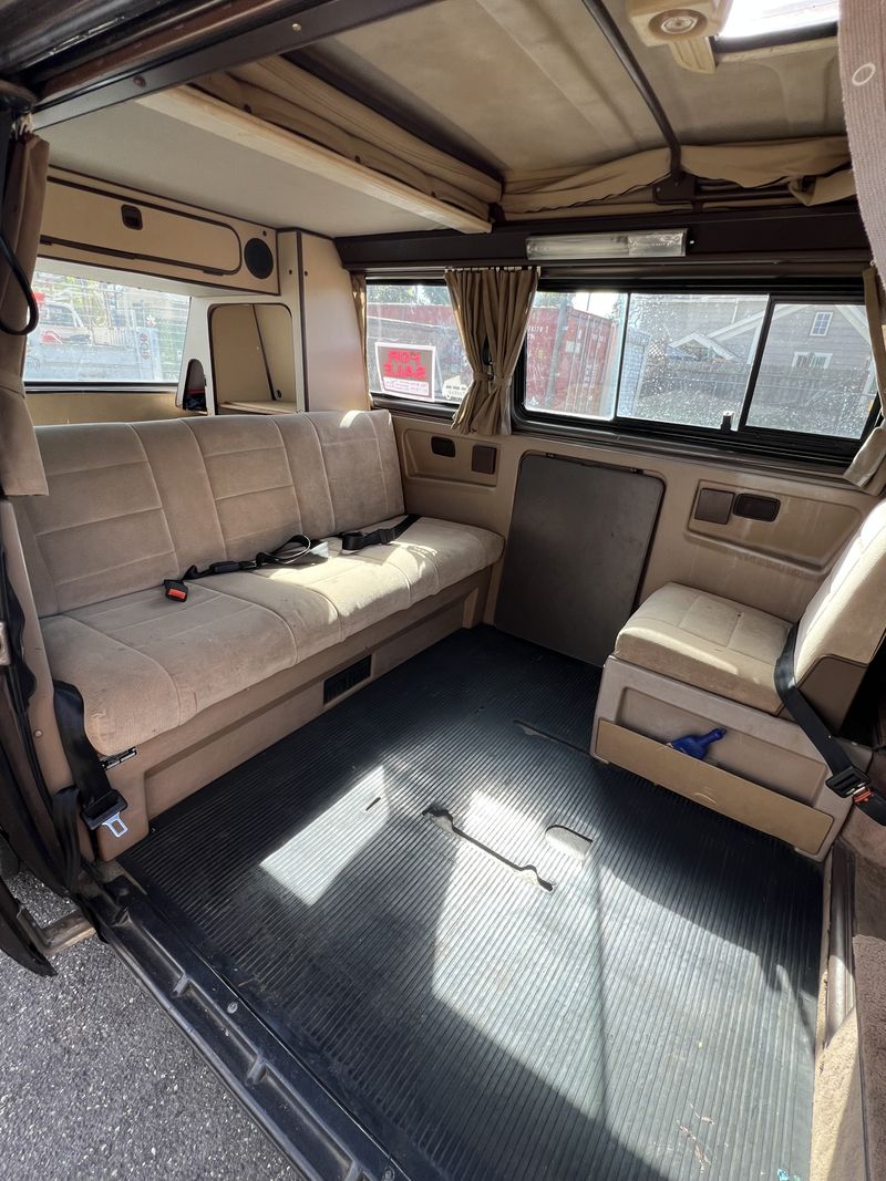 Picture 4/10 of a 1986 VW Westfalia Weekender for sale in Sebastopol, California