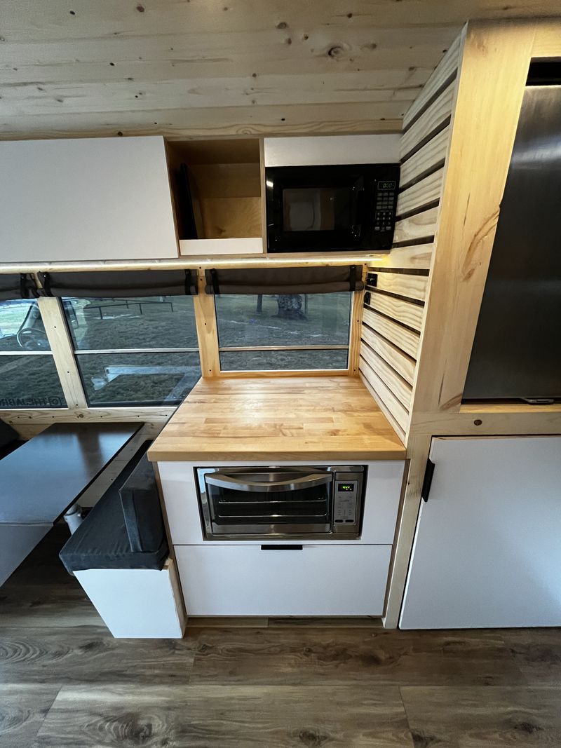 Picture 5/16 of a 2003 Ford 7.3 Diesel professional bus build for sale in Bend, Oregon