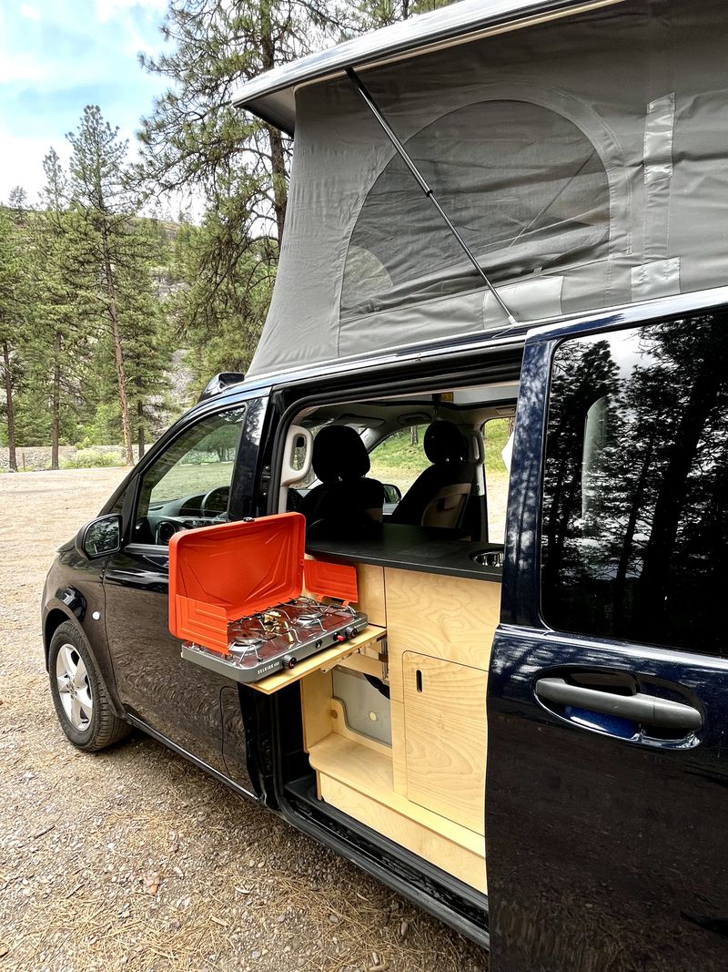 Picture 4/13 of a 2021 Mercedes-Benz Metris Full Camper for sale in Missoula, Montana