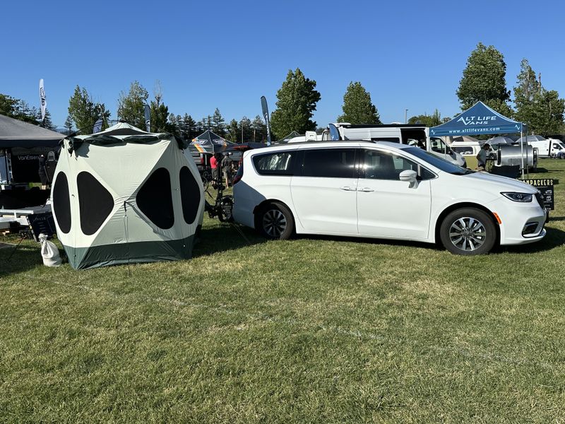 Picture 5/29 of a 2022 Chrysler Pacifica Plugin w/14,500 miles & Vancamper Kit for sale in Auburn, California