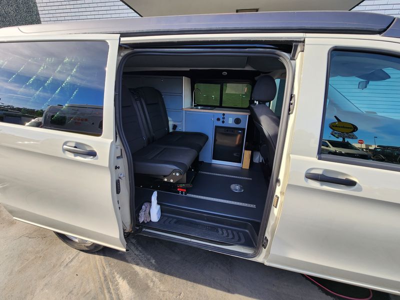 Picture 4/17 of a Mercedes-Benz 2022 Diverge metris cargo for sale in Compton, California