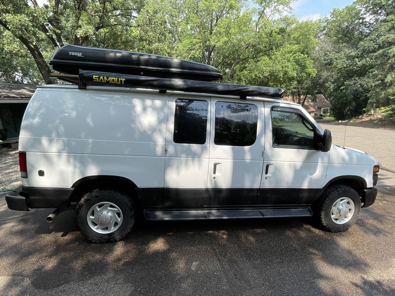 Picture 3/20 of a 2013 Ford E350 Campervan for sale in Minnetonka, Minnesota